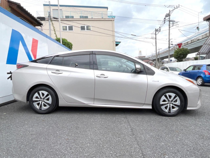 2016 Toyota Prius DAA-ZVW51 (UW-6a3c9d11acf7d)[11]
