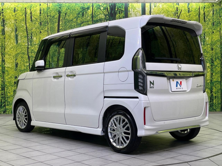 2022 Honda N-BOX CUSTOM 6BA-JF3 (UW-6a41e1959837d)[16]