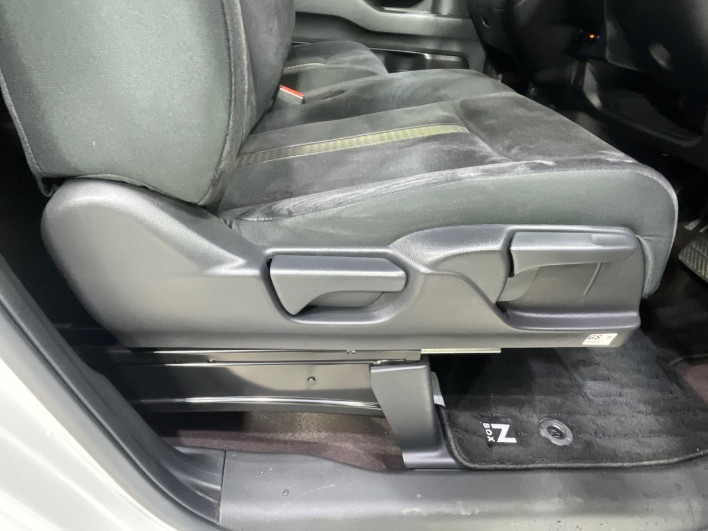 2019 Honda N-BOX CUSTOM DBA-JF4 (UW-6a41e19ad40fd)[25]