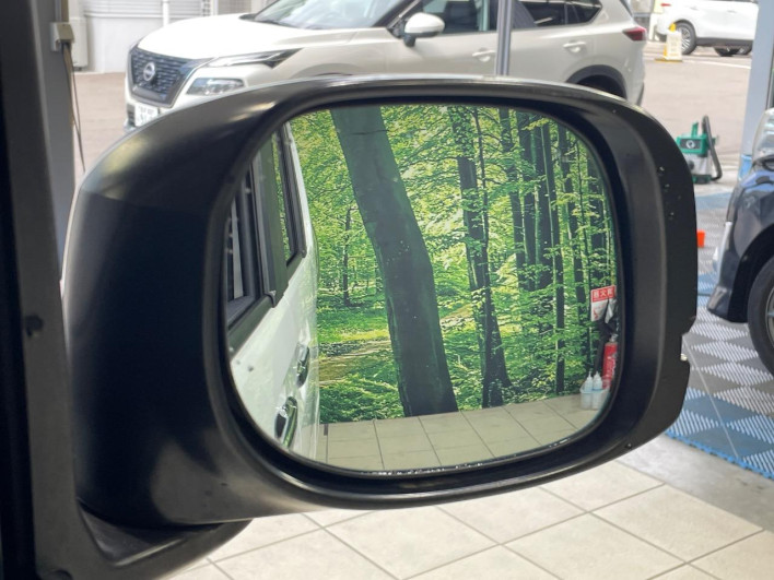 2019 Honda N-BOX CUSTOM DBA-JF4 (UW-6a41e19ad40fd)[23]