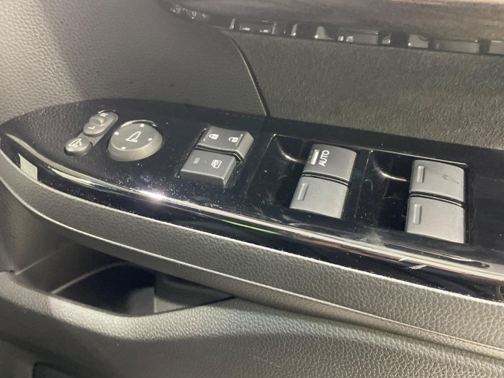 2019 Honda N-BOX CUSTOM DBA-JF4 (UW-6a41e19ad40fd)[4]