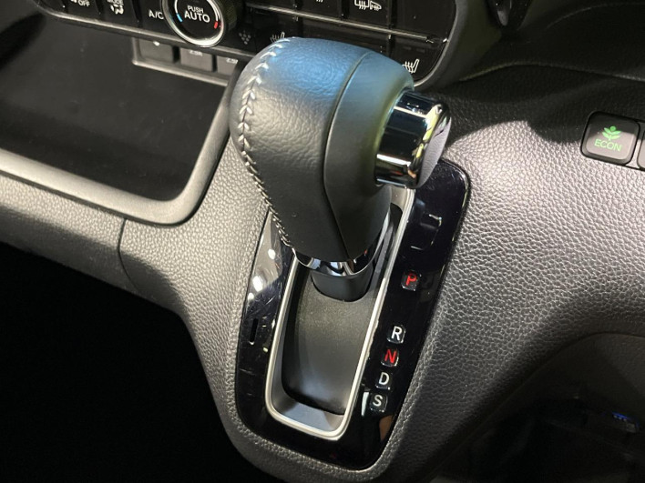 2021 Honda N-BOX CUSTOM 6BA-JF4 (UW-6a41e19c768b1)[13]