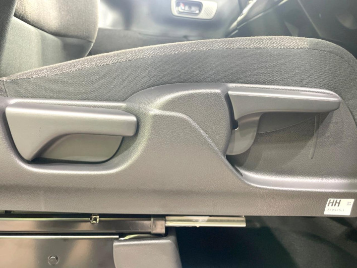2026 Honda N-BOX CUSTOM 6BA-JF5 (UW-6a41e1a483fca)[24]
