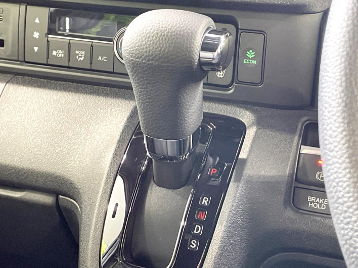 2026 Honda N-BOX CUSTOM 6BA-JF5 (UW-6a41e1a483fca)[27]