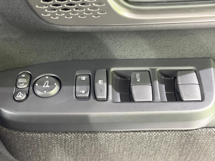 2026 Honda N-BOX CUSTOM 6BA-JF5 (UW-6a41e1a562923)[22]