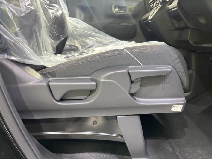 2026 Honda N-BOX CUSTOM 6BA-JF5 (UW-6a41e1a562923)[25]