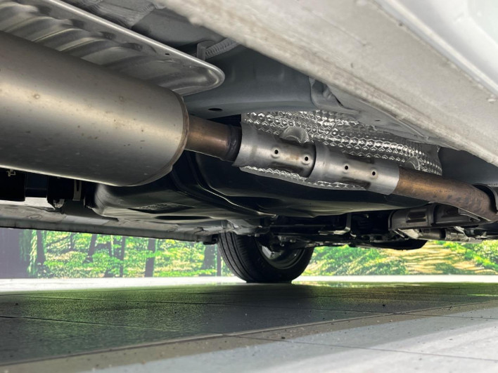 2023 Honda N-BOX CUSTOM 6BA-JF5 (UW-6a41e1a594443)[27]