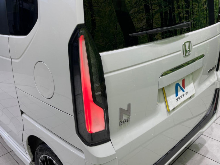2023 Honda N-BOX CUSTOM 6BA-JF5 (UW-6a41e1a594443)[21]