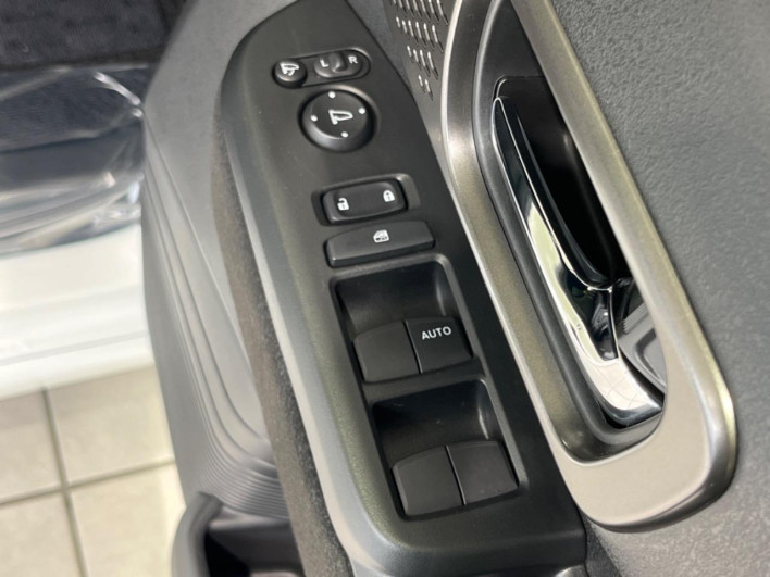 2023 Honda N-BOX CUSTOM 6BA-JF5 (UW-6a41e1a6219e2)[26]