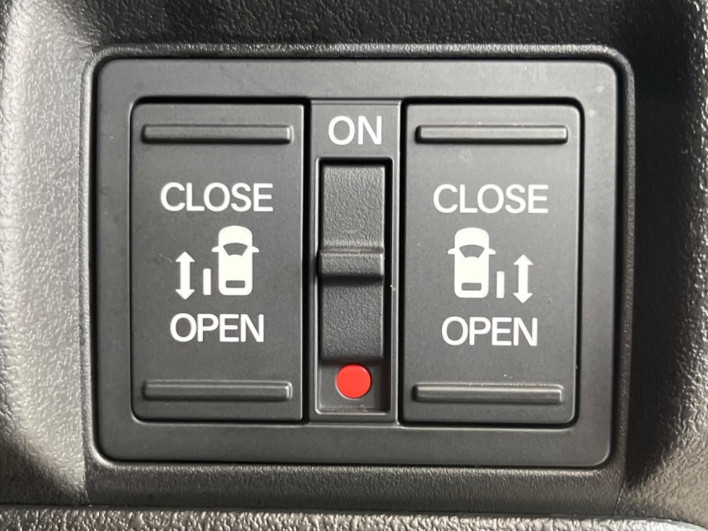 2023 Honda N-BOX CUSTOM 6BA-JF5 (UW-6a41e1a6219e2)[29]
