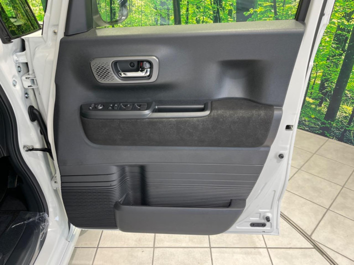 2023 Honda N-BOX CUSTOM 6BA-JF5 (UW-6a41e1a6219e2)[25]