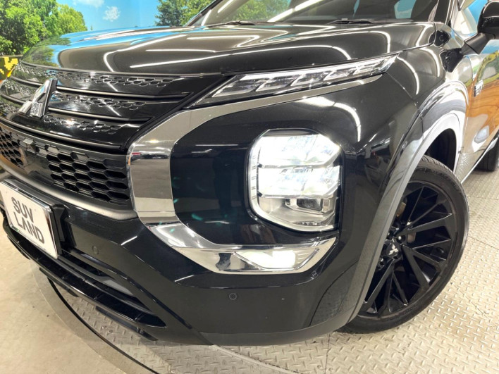 2023 Mitsubishi OUTLANDER PHEV 5LA-GN0W (UW-6a43331d9e9be)[17]