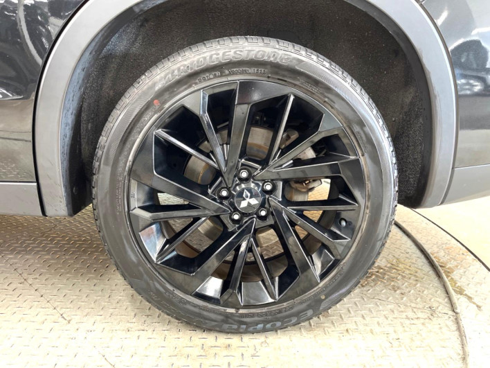 2023 Mitsubishi OUTLANDER PHEV 5LA-GN0W (UW-6a43331d9e9be)[21]