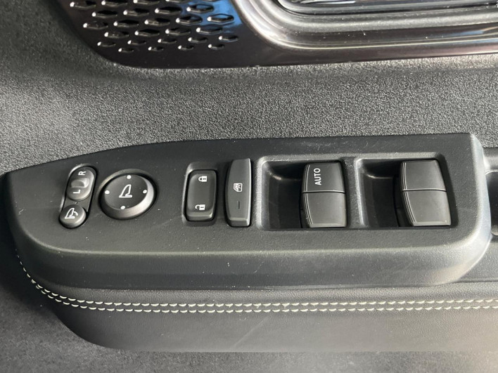 2024 Honda N-BOX CUSTOM 6BA-JF6 (UW-6a433377178d5)[23]