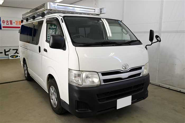 2011 Toyota Regiusace Van TRH200V (UW-69ad0032a0d8d)[2]