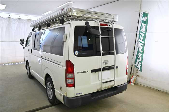 2011 Toyota Regiusace Van TRH200V (UW-69ad0032a0d8d)[3]