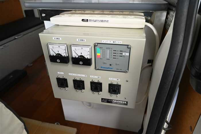 2011 Toyota Regiusace Van TRH200V (UW-69ad0032a0d8d)[12]